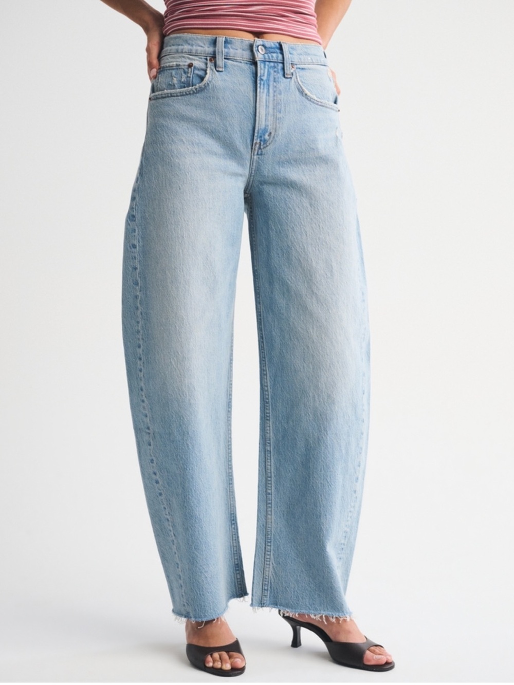Abercrombie & Fitch High Rise Barrel Jeans in Light Blue - Picture 2 of 9